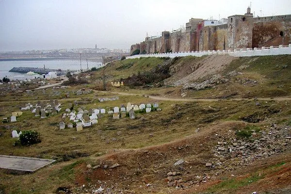 Maroko | Nagrobki ustawione są w kierunku Mekki