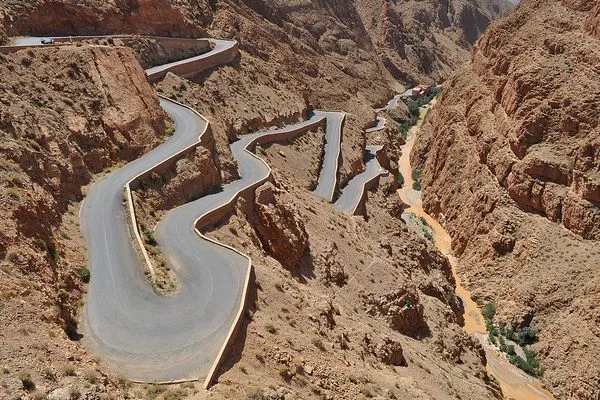 Maroko | Dolina Dades to kanion wyżłobiony przez wody