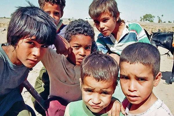 Maroko | Terminem „darija” określa się grupę dialektów maghrebskich języka arabskiego