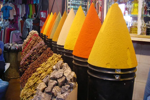 Maroko | Aromatyczne przyprawy z marokańskiego targu Maroko | Aromatyczne przyprawy z marokańskiego targu