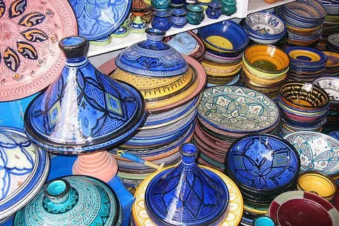 Maroko | Tadżin jako naczynie z ozdobną pokrywką