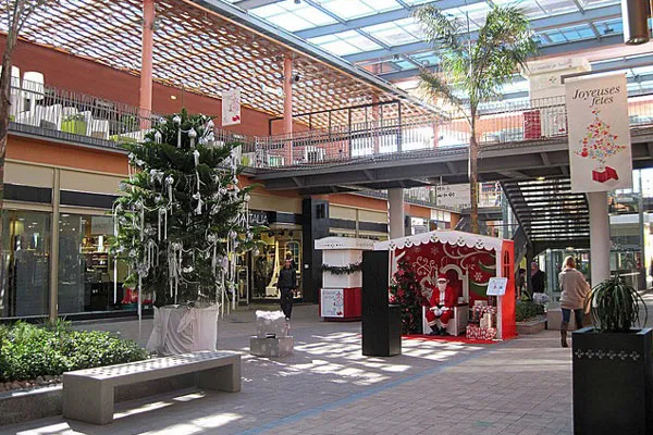 Maroko | Świąteczny wystrój w centrum handlowym Almazar w Marrakeszu