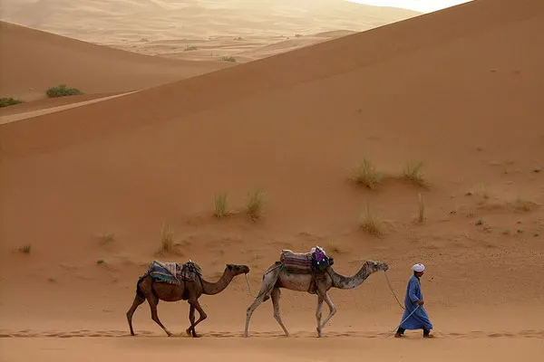 Maroko | Wydmy Erg Chebbi – krajobrazy marokańskiej Sahary Maroko | Wydmy Erg Chebbi – krajobrazy marokańskiej Sahary