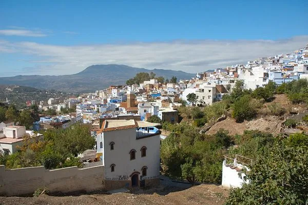 Maroko | Szefszawan leży na północy Maroka pośród malowniczego krajobrazu gór Rif