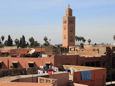 Maroko | Panorama Marrakeszu z minaretem Kutubijji