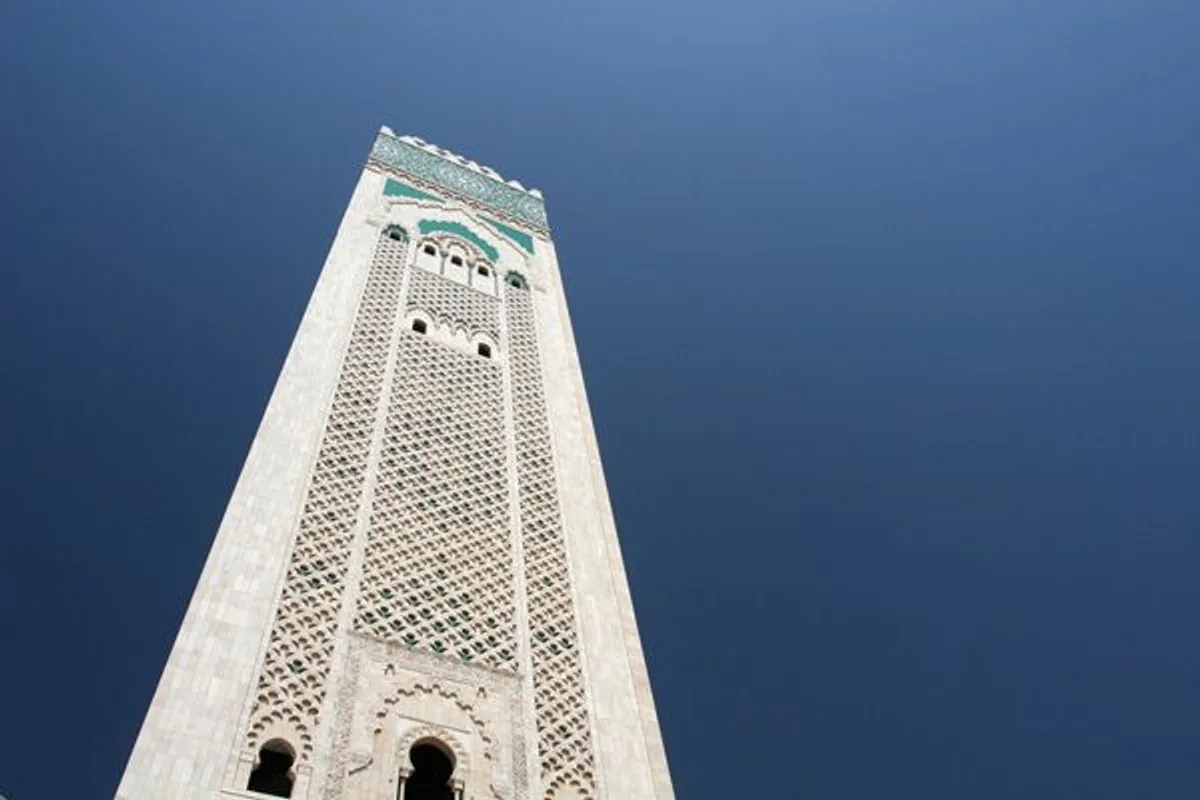Maroko - Casablanca | Nad meczetem góruje minaret o wysokości ponad 200 metrów