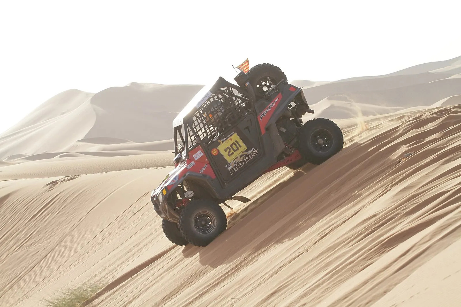 Maroko | Pojazd terenowy na wydmach podczas Merzouga Rally