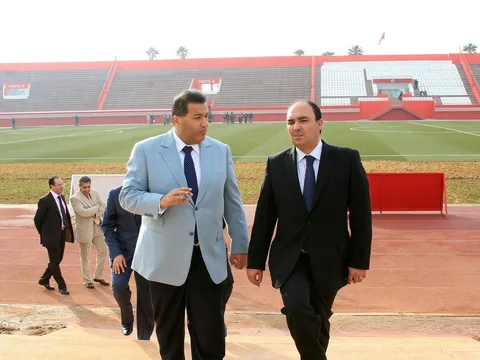 Maroko | Moncef Belkhayat (z prawej), minister sportu, na stadionie FUS w Rabacie