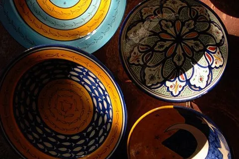 Maroko | Marokańskie talerze zachwycają kolorami i różnorodnością wzorów