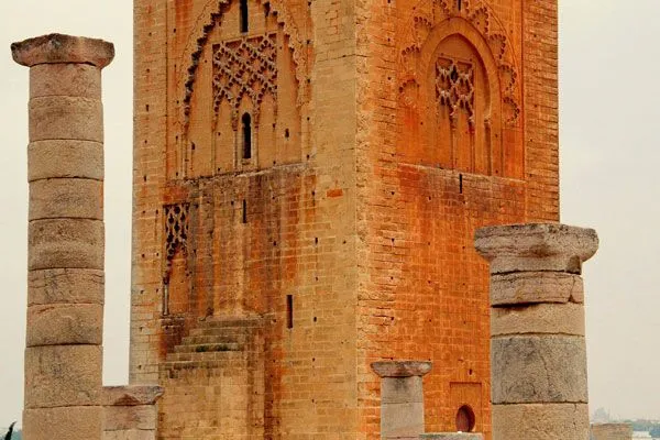 Maroko | Wieża Hassana w stolicy Maroka